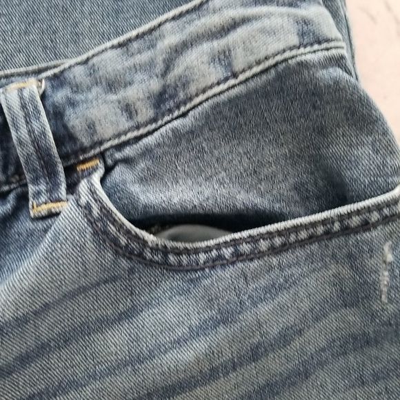 FP Women's Distressed Denim Capri Jeans, Cut-Offs, Frayed Hem - Picture 5 of 16